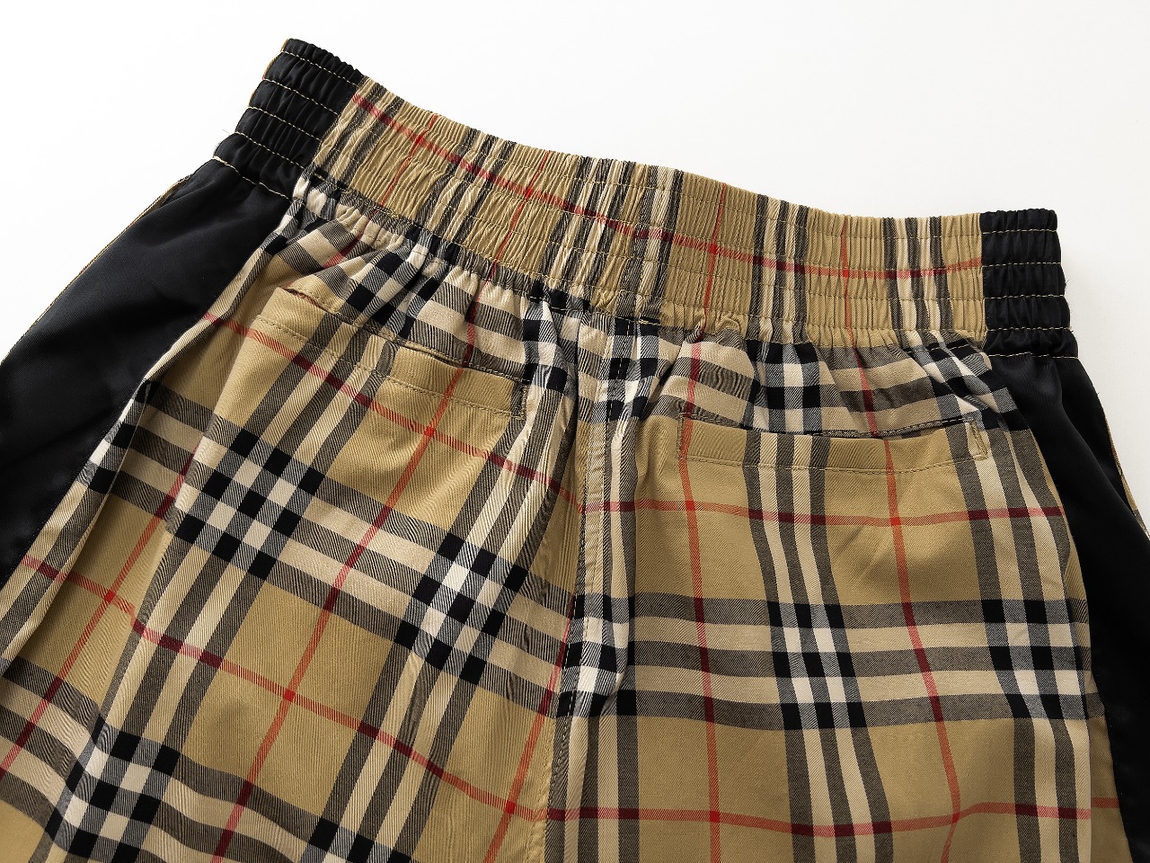 【BURBERRY  公式旗艦店】バーバリー  ショートパンツ  ご好評に付き再入荷！-BRAND OFF