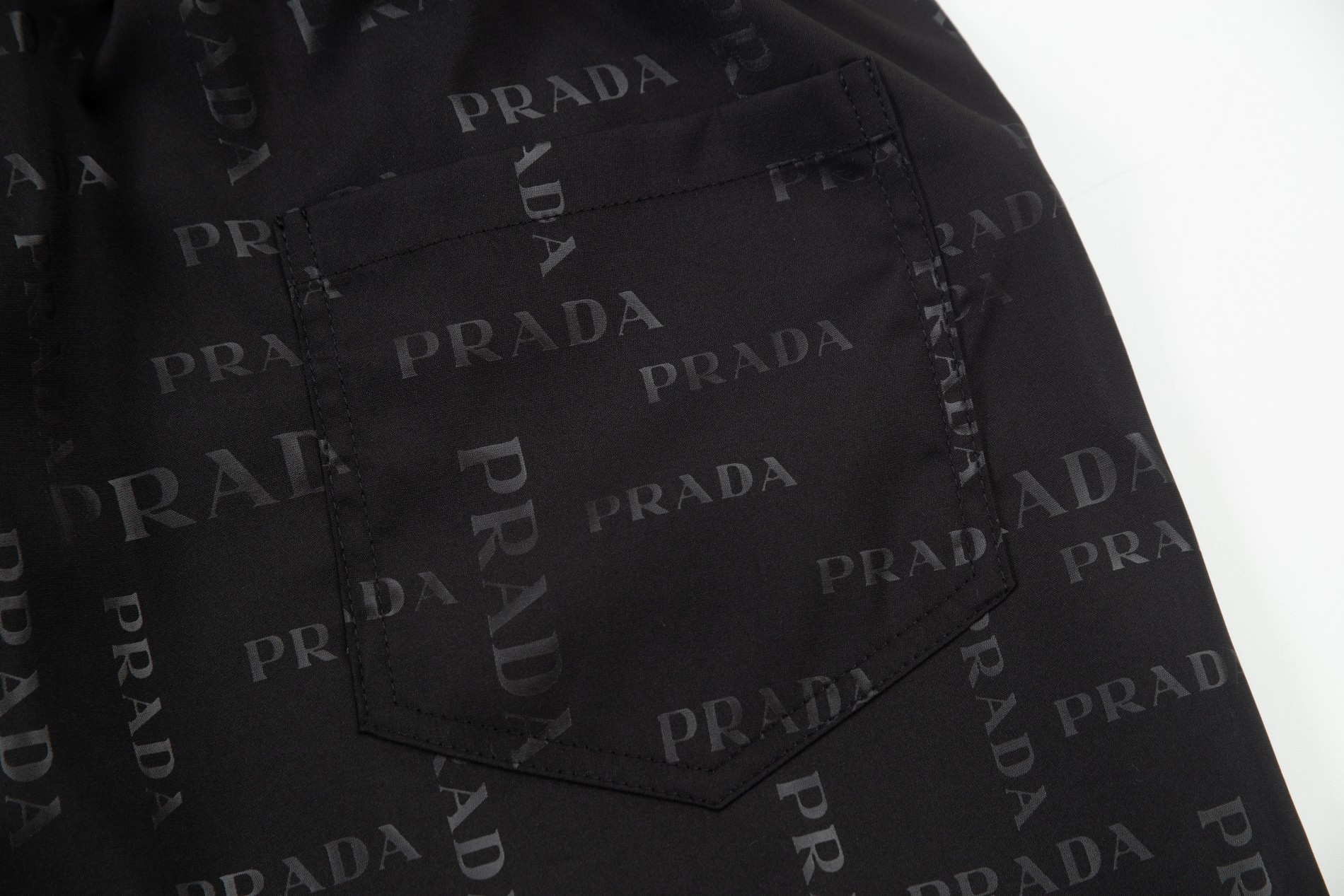 【PRADA  公式旗艦店】プラダ  ショートパンツ  ご好評に付き再入荷！-BRAND OFF
