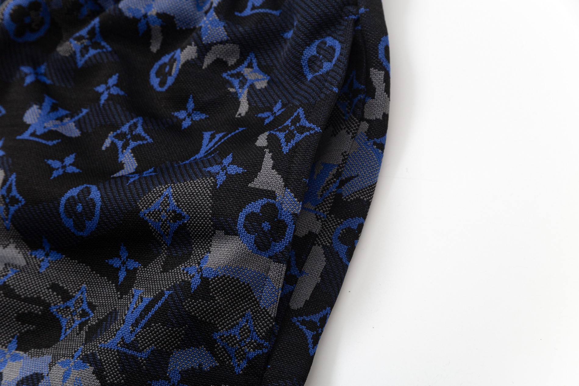 【LOUIS VUITTON 公式旗艦店】ルイヴィトン  ショートパンツご好評に付き再入荷！-BRAND OFF