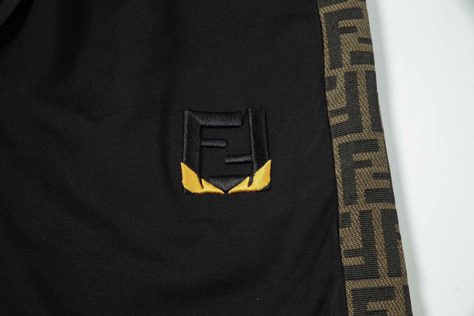 【FENDI  公式旗艦店】フェンディ ショートパンツご好評に付き再入荷！-BRAND OFF
