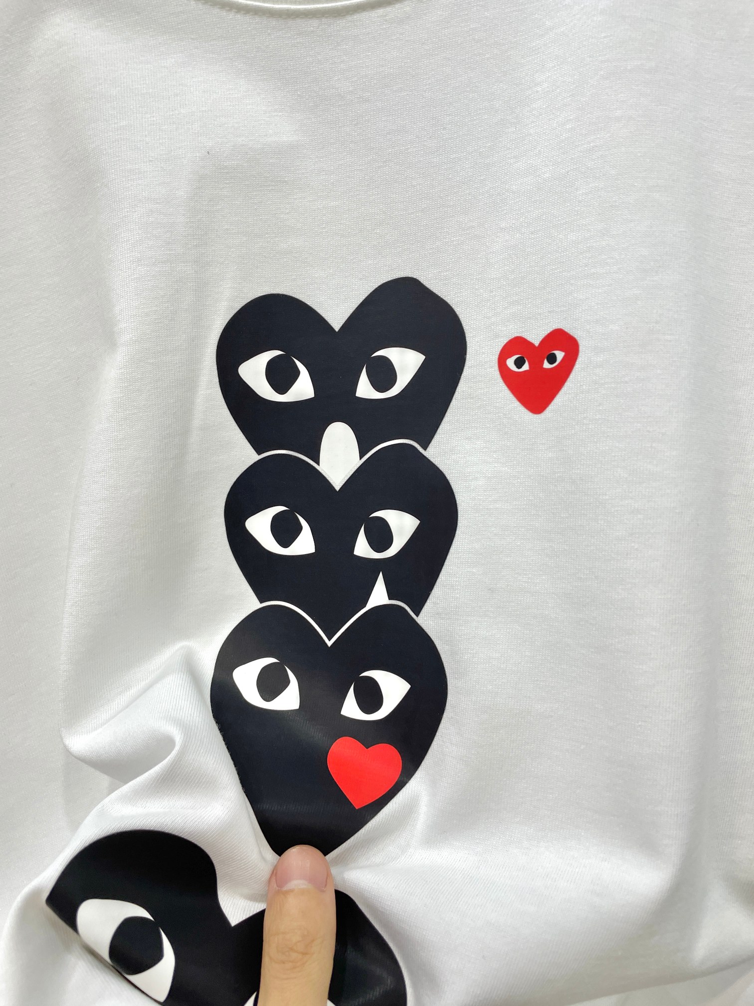 【COMME DES GARCONS PLAY 公式旗艦店】 コム デ ギャルソン プレイ   Tシャツご好評に付き再入荷 24628-BRAND OFF