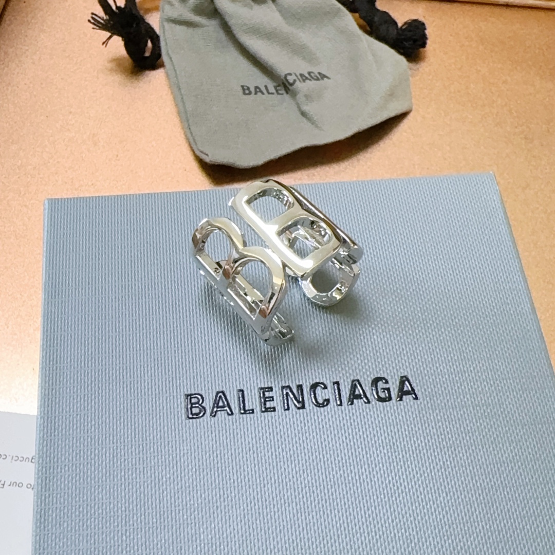 【BALENCIAGA】バレンシアガ  指輪-BRAND OFF