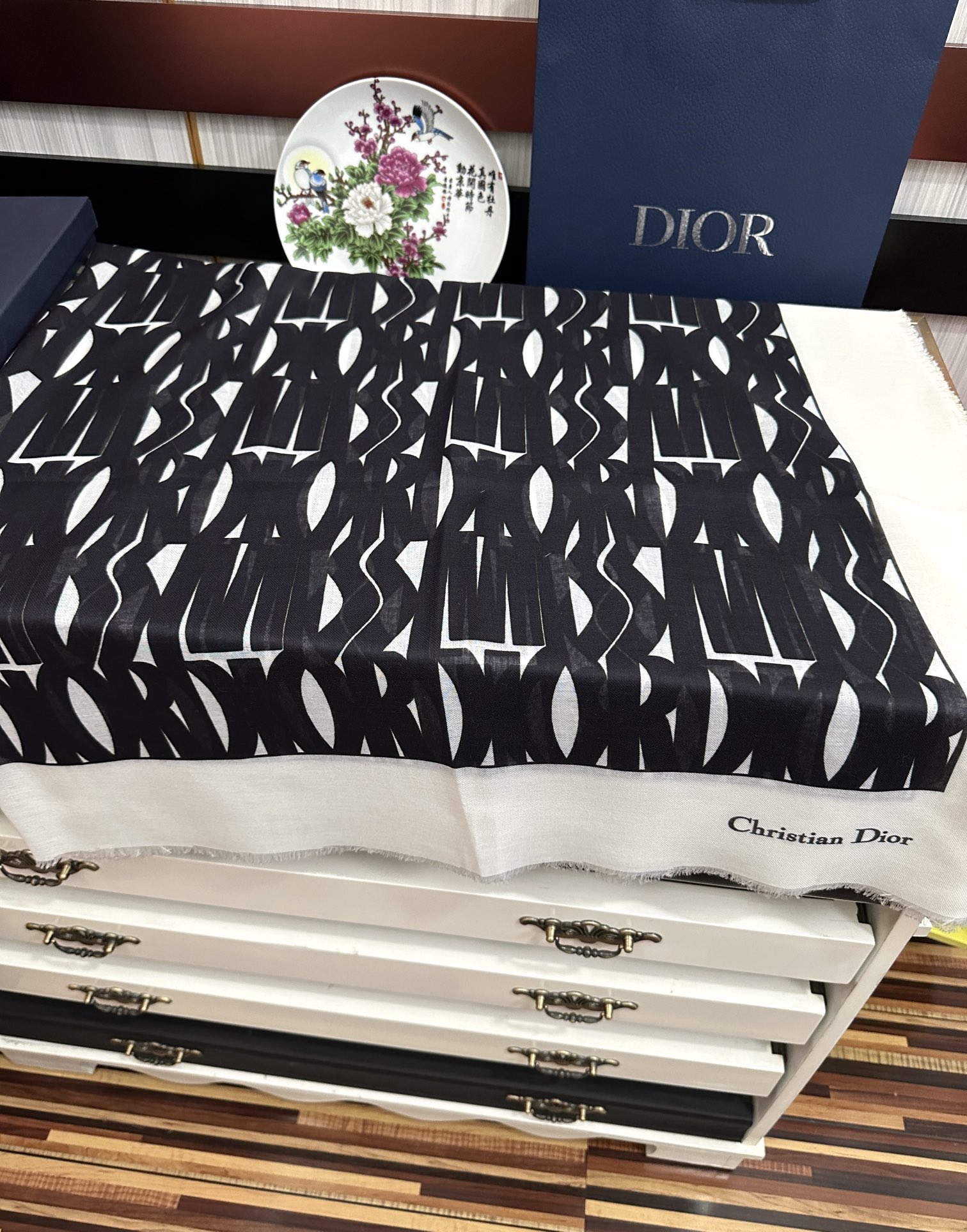 【DIOR  ディオール 】スカーフ  140*140cm  241108-BRAND OFF