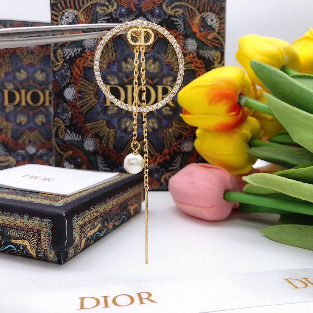 【DIOR】ディオール  ファッションスタイルのイヤリング-BRAND OFF