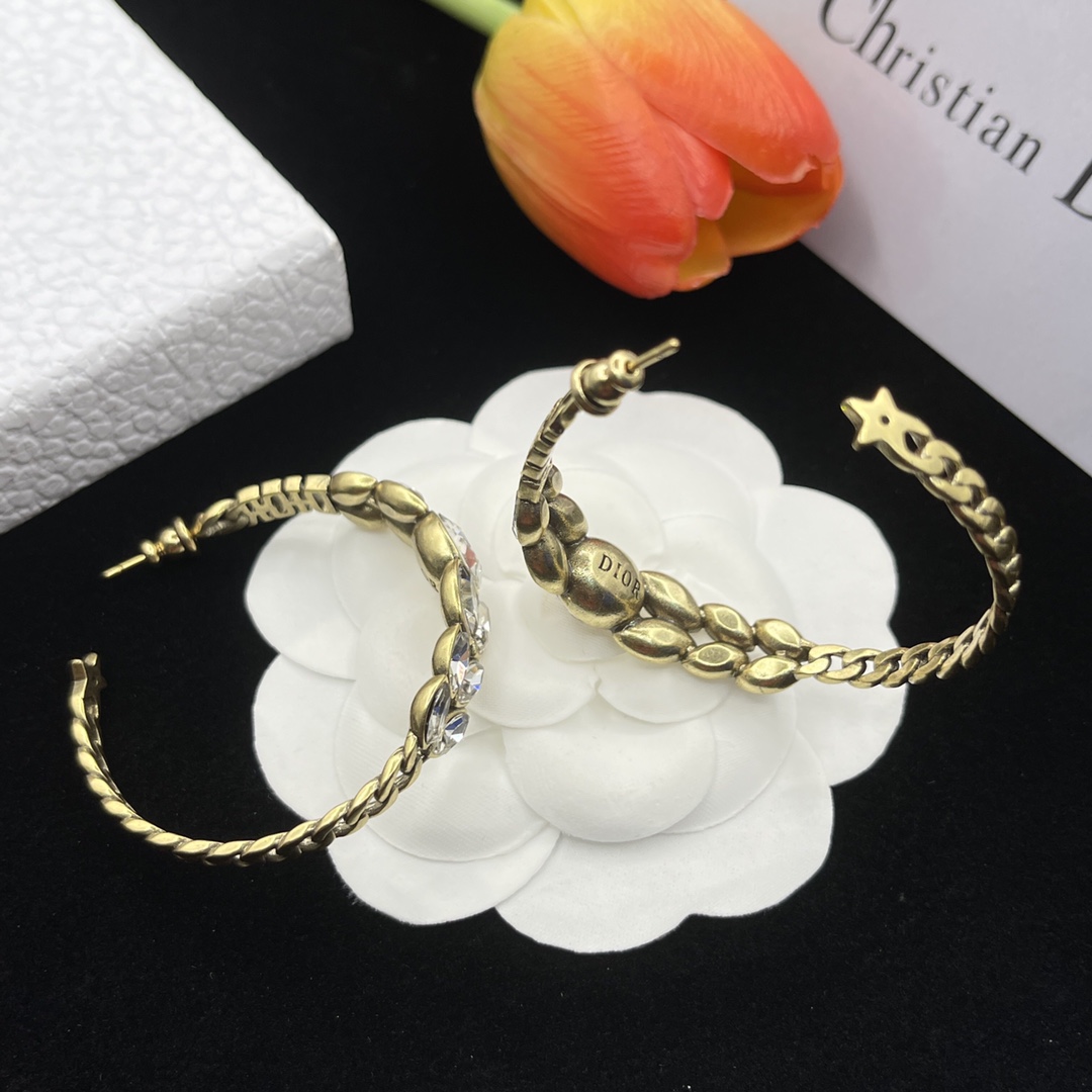 【DIOR】 ディオール   ファッションスタイルのイヤリング-BRAND OFF