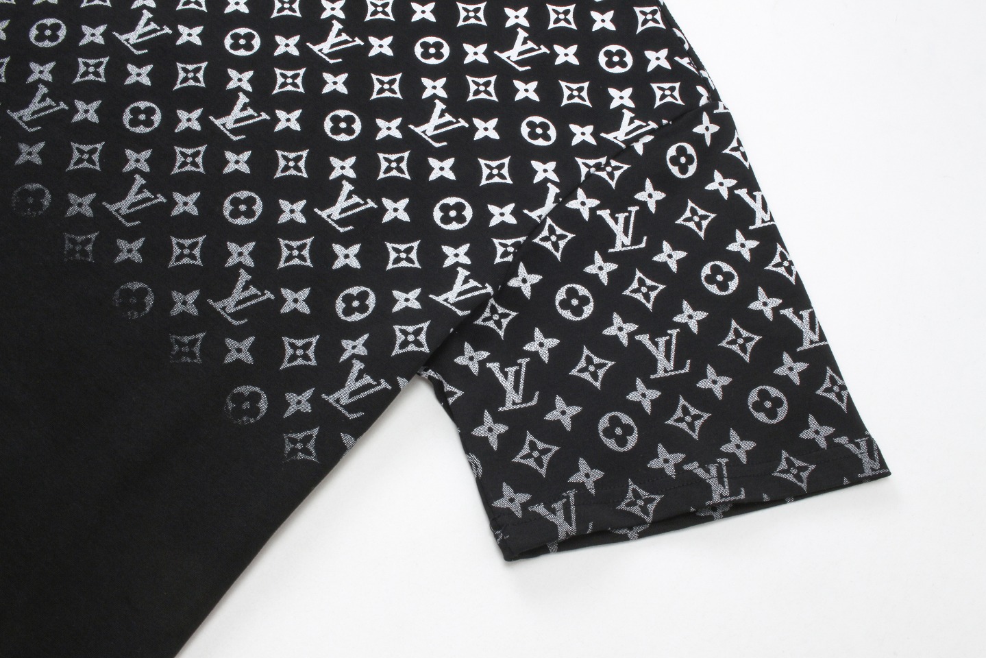 【2026】LV【LOUIS VUITTON 公式旗艦店】  ルイヴィトン Tシャツ ご好評に付き再入荷！-BRAND OFF