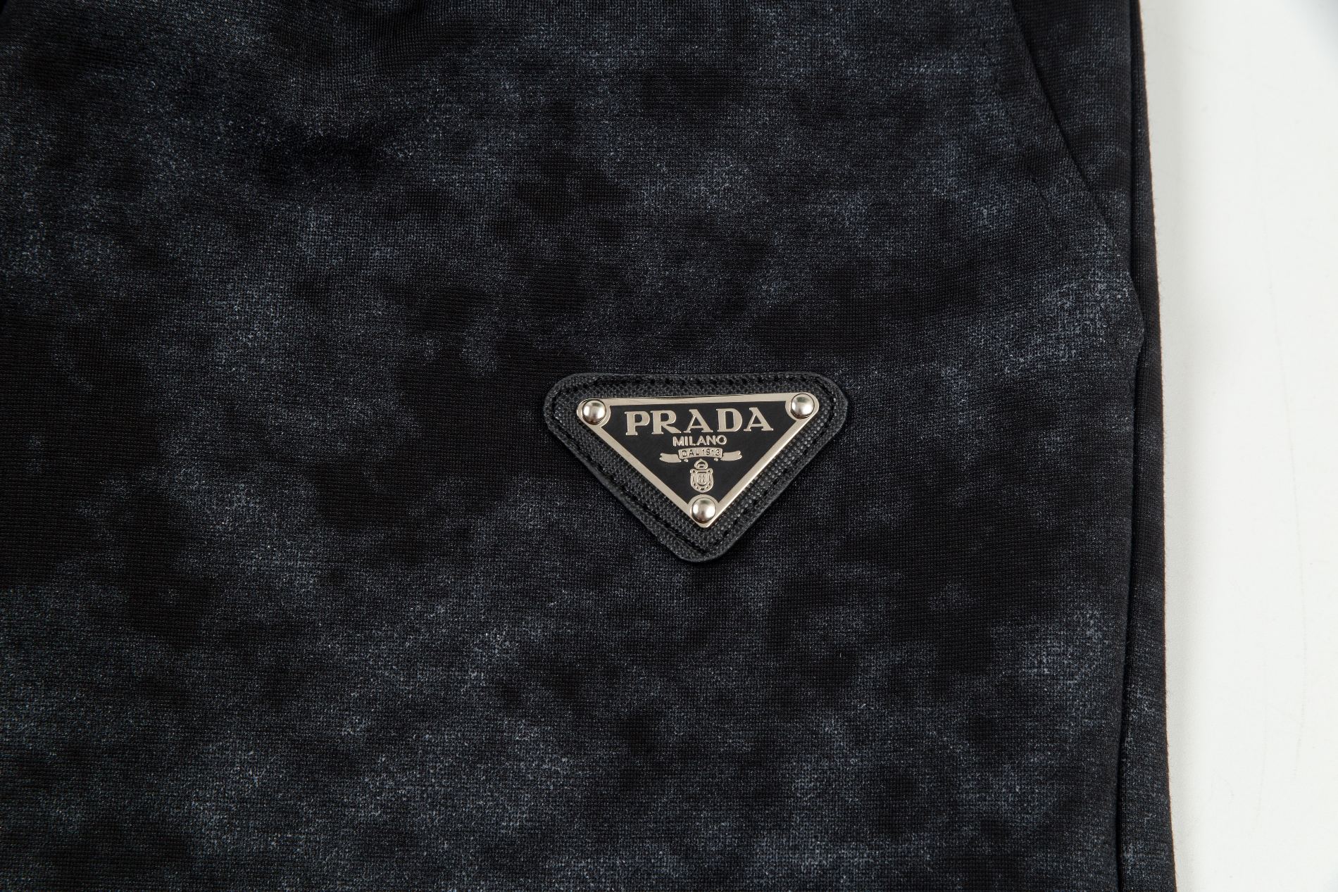 【PRADA  公式旗艦店】プラダ  ショートパンツ  ご好評に付き再入荷！-BRAND OFF