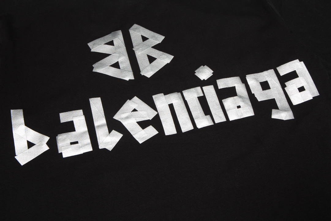 【2026】【BALENCIAGA   公式旗艦店】バレンシアガ  Tシャツ ご好評に付き再入荷！24612-BRAND OFF