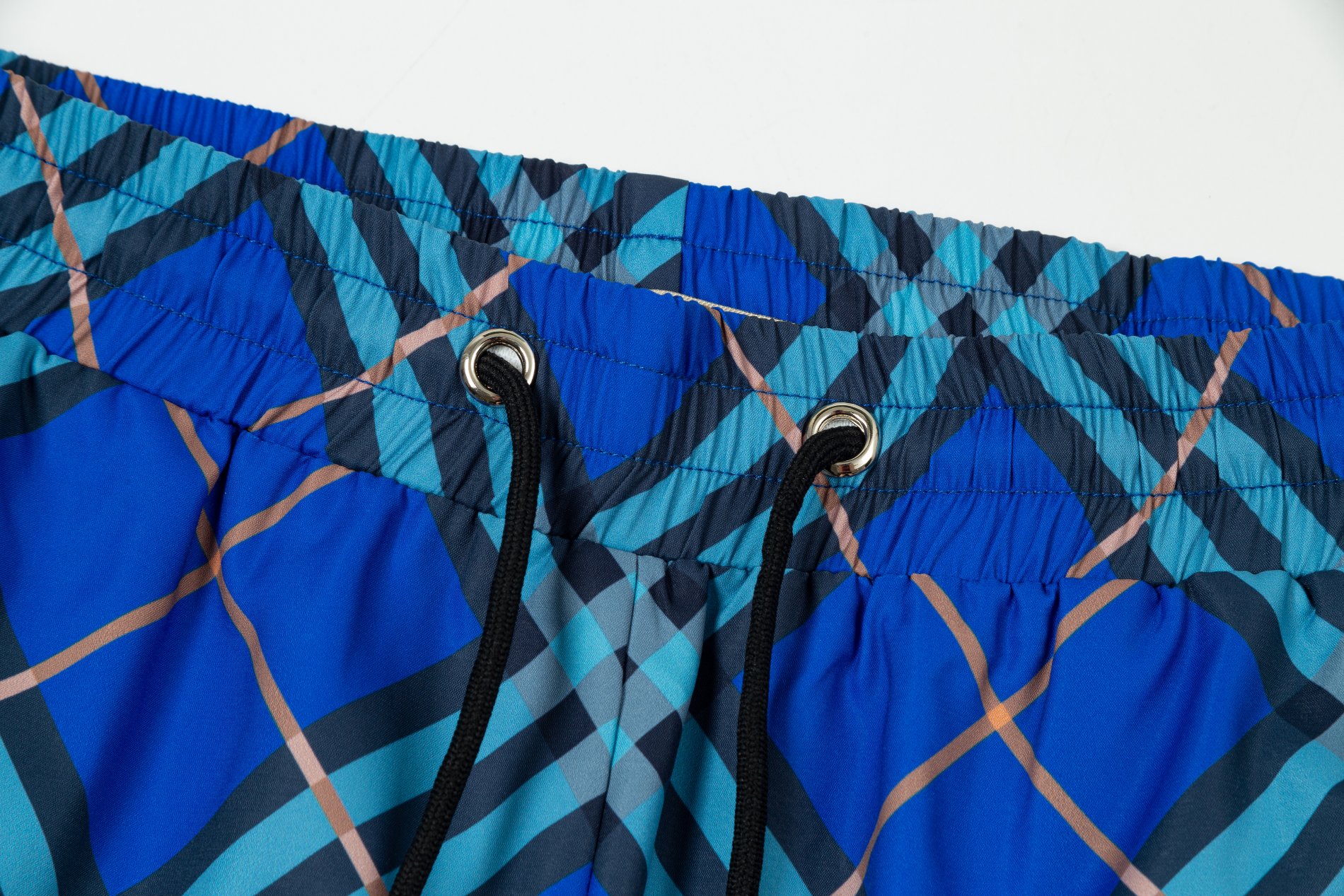 【BURBERRY 公式旗艦店】バーバリー  ショートパンツご好評に付き再入荷 24627-BRAND OFF