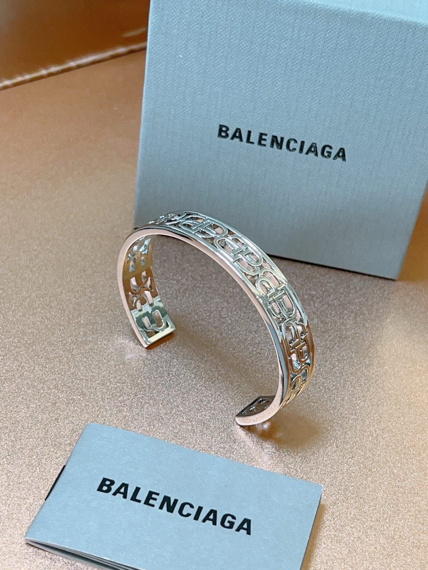 【2026】【BALENCIAGA】ブレスレット、ファッションシンプルなスタイル  240814-BRAND OFF
