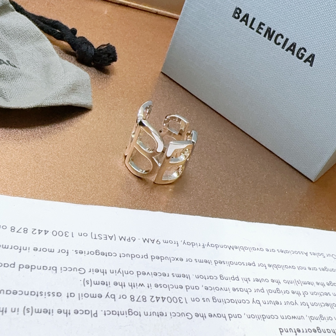 【BALENCIAGA】バレンシアガ  指輪-BRAND OFF