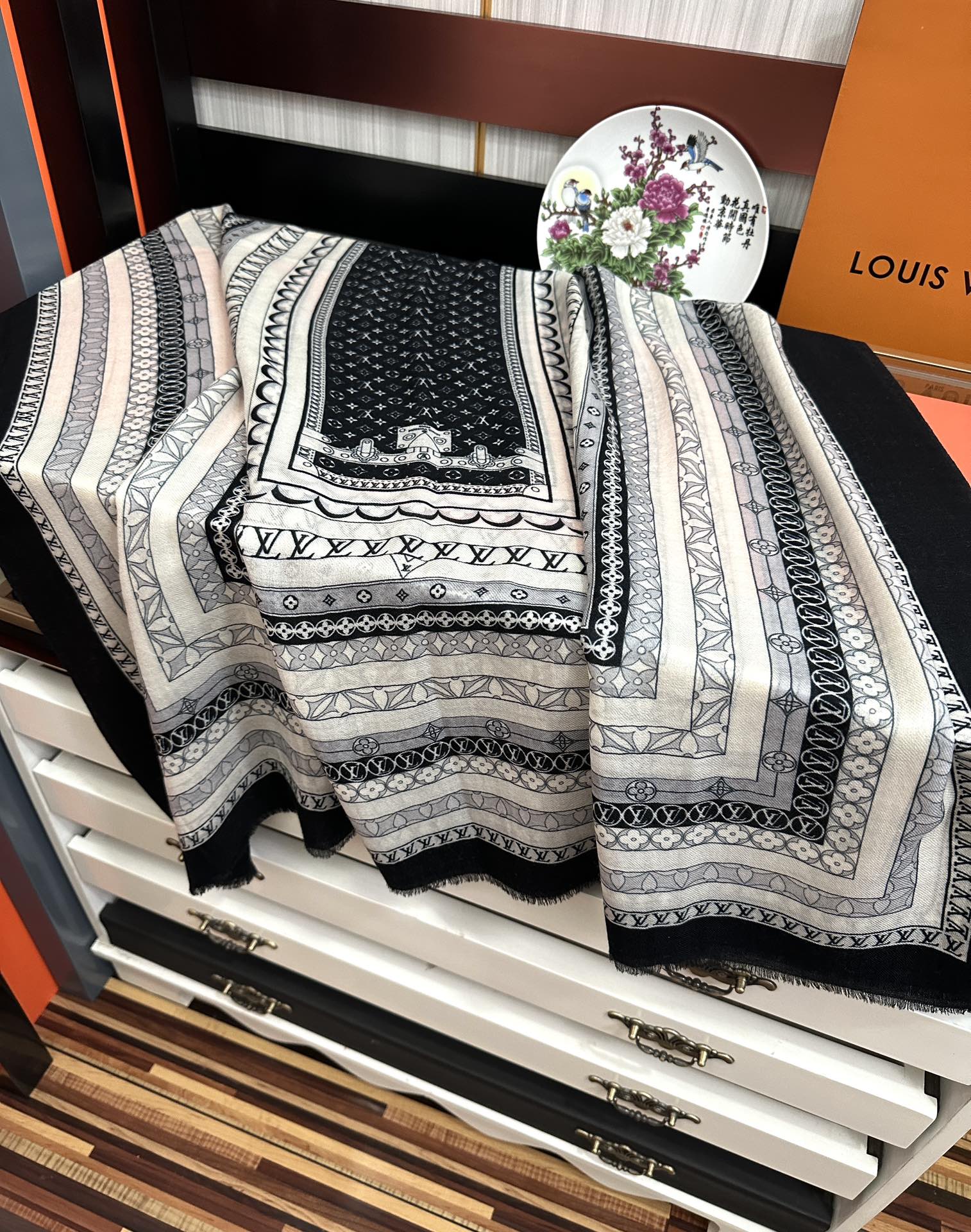 【LV LOUIS VUITTON ルイ·ヴィトン】 スカーフ 100*200cm  241107-BRAND OFF