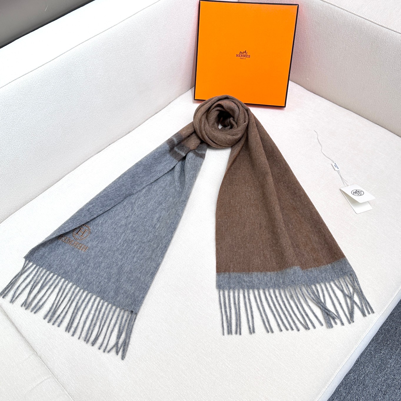 【HERMES エルメス 】スカーフ   30*180CM  241109-BRAND OFF
