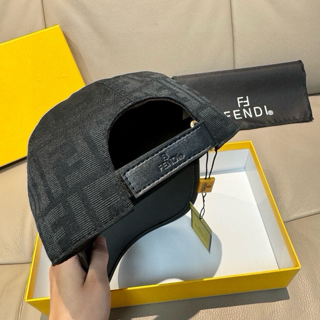 【FENDI  フェンディ】【数量限定】 野球帽 / ハット   241125-BRAND OFF