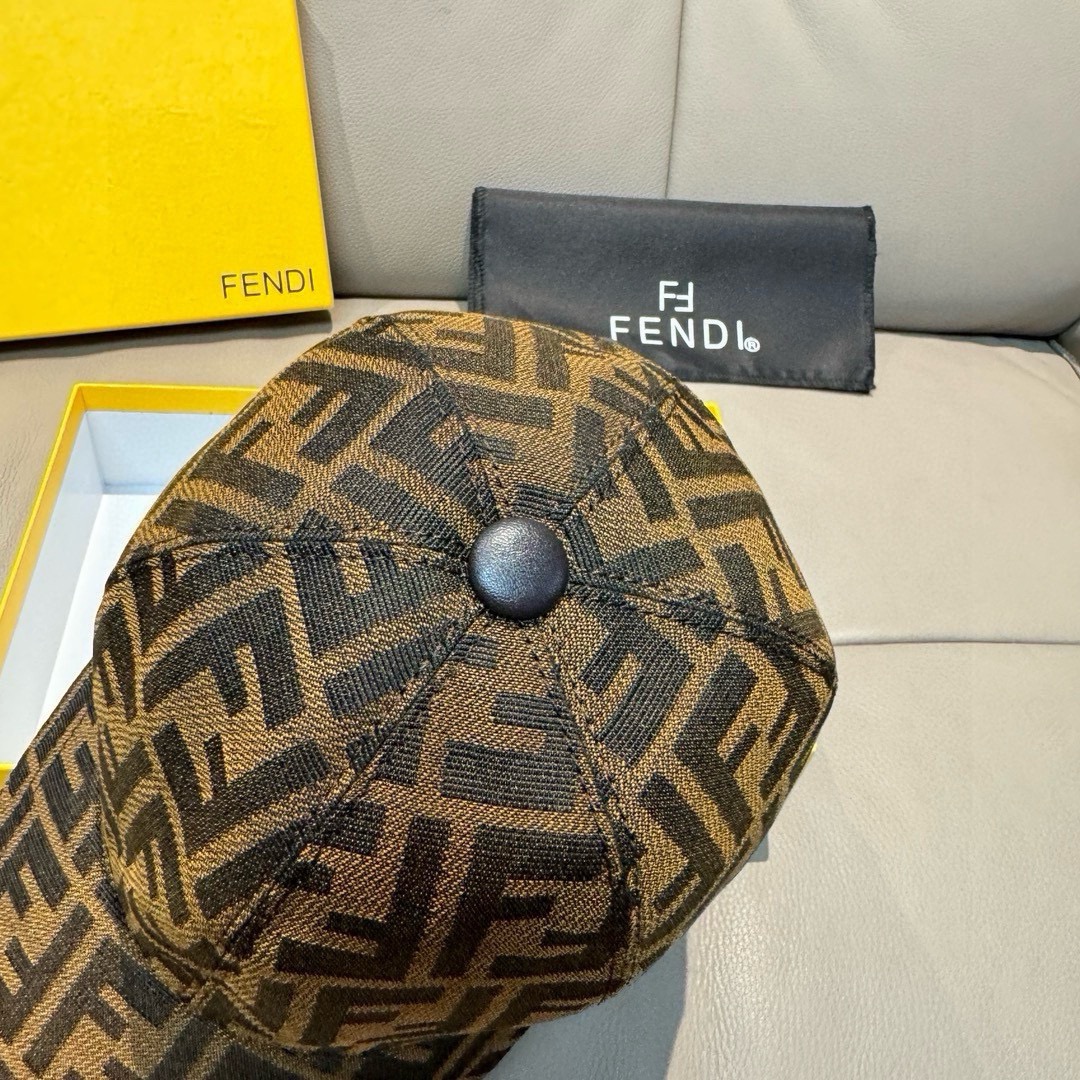 【2026】【FENDI  フェンディ】【数量限定】 野球帽 / ハット   241125-BRAND OFF