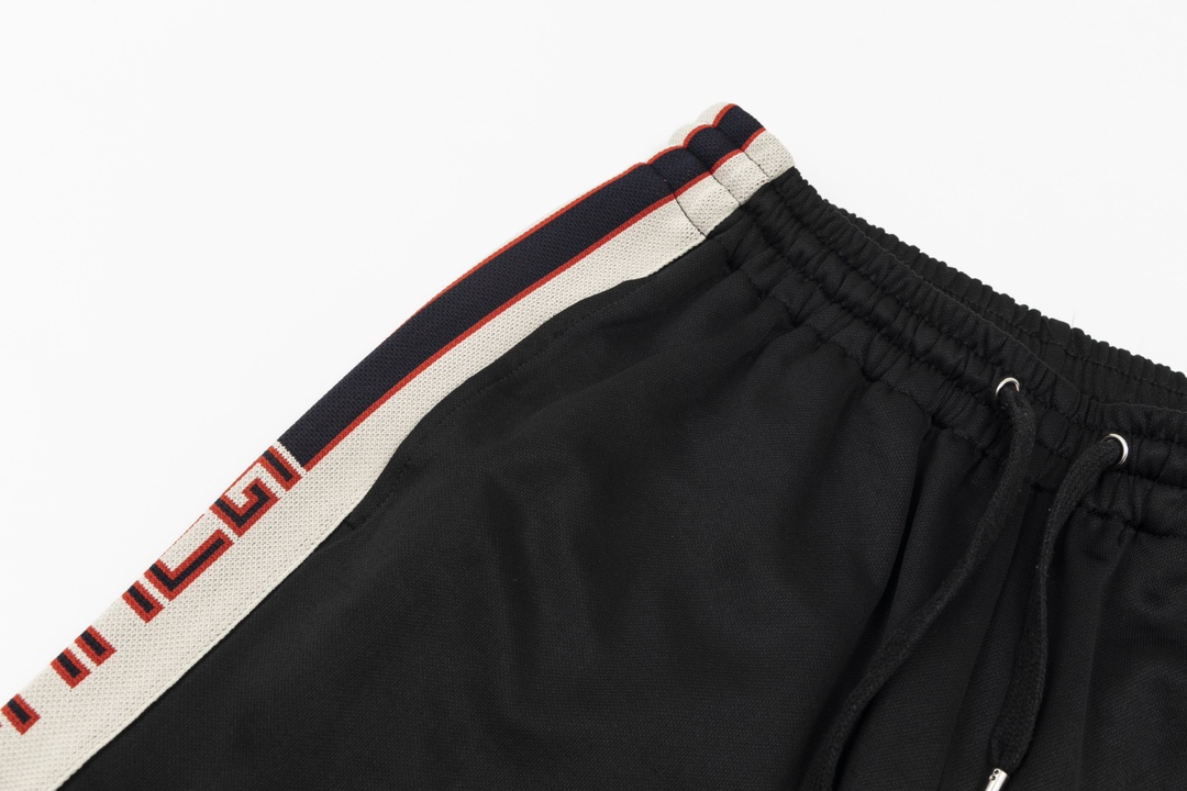【GUCCI公式旗艦店】クッチ  ショートパンツ  ご好評に付き再入荷！-BRAND OFF