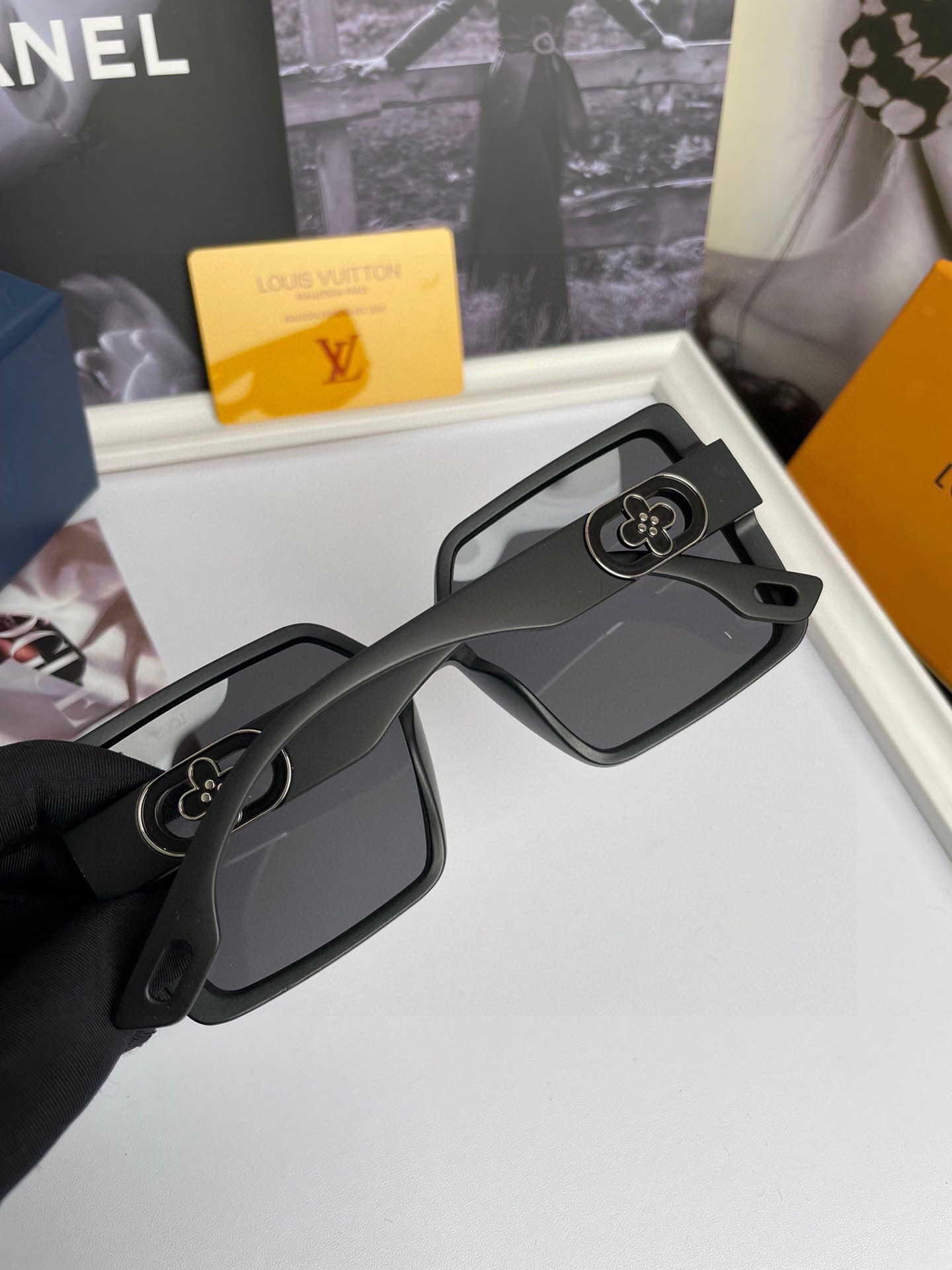 LOUIS VUITTON(ルイヴィトン ) サングラス-BRAND OFF