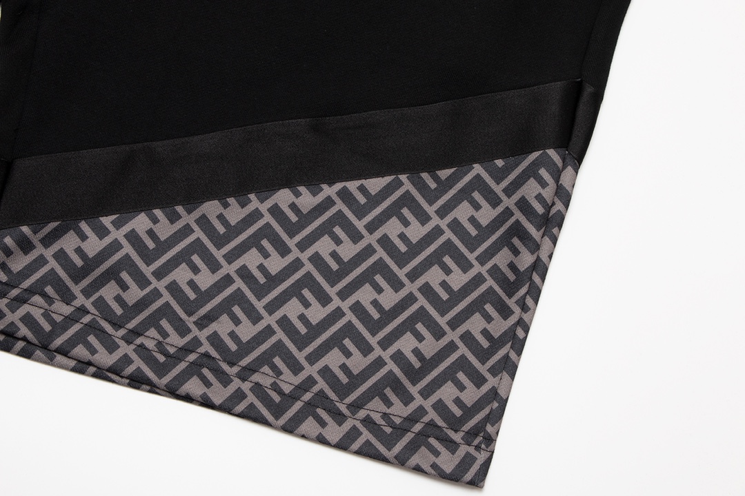 【FENDI 公式旗艦店】フェンディ   ショートパンツ  ご好評に付き再入荷！-BRAND OFF
