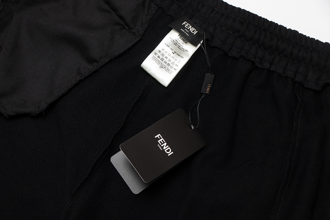 【FENDI 公式旗艦店】フェンディ   ショートパンツ  ご好評に付き再入荷！-BRAND OFF