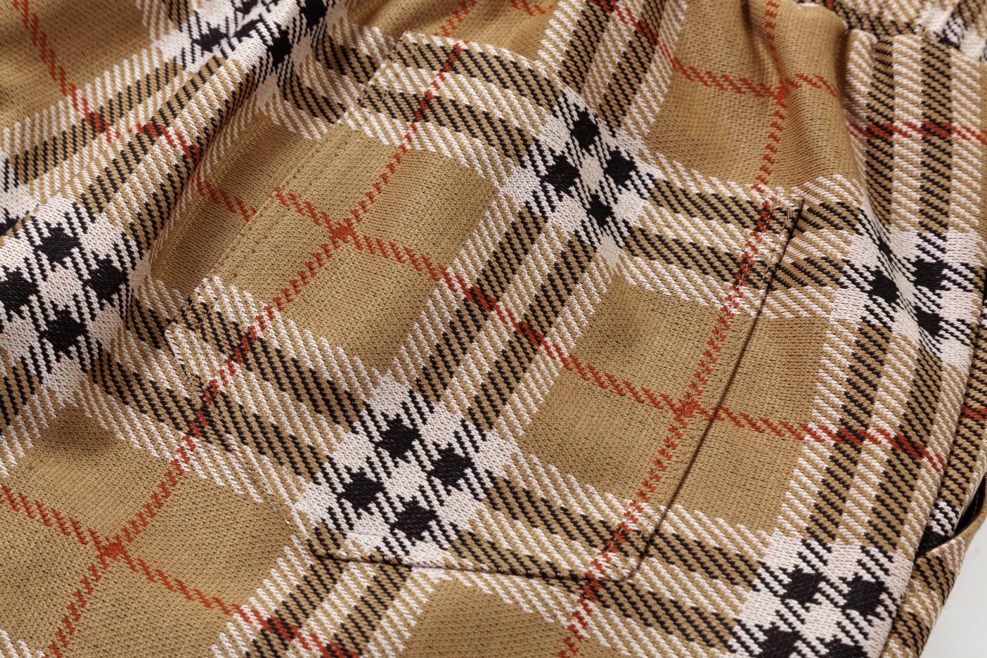【BURBERRY  公式旗艦店】バーバリー  ショートパンツ  ご好評に付き再入荷！-BRAND OFF