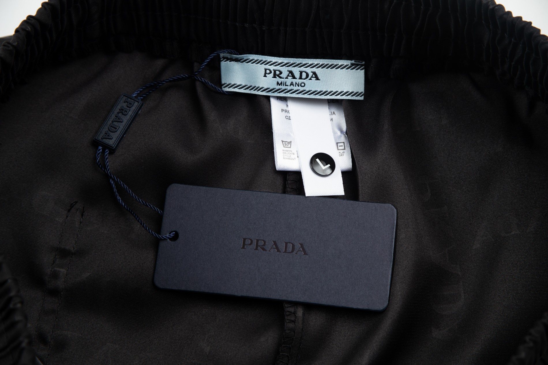 【PRADA  公式旗艦店】プラダ  ショートパンツ  ご好評に付き再入荷！-BRAND OFF