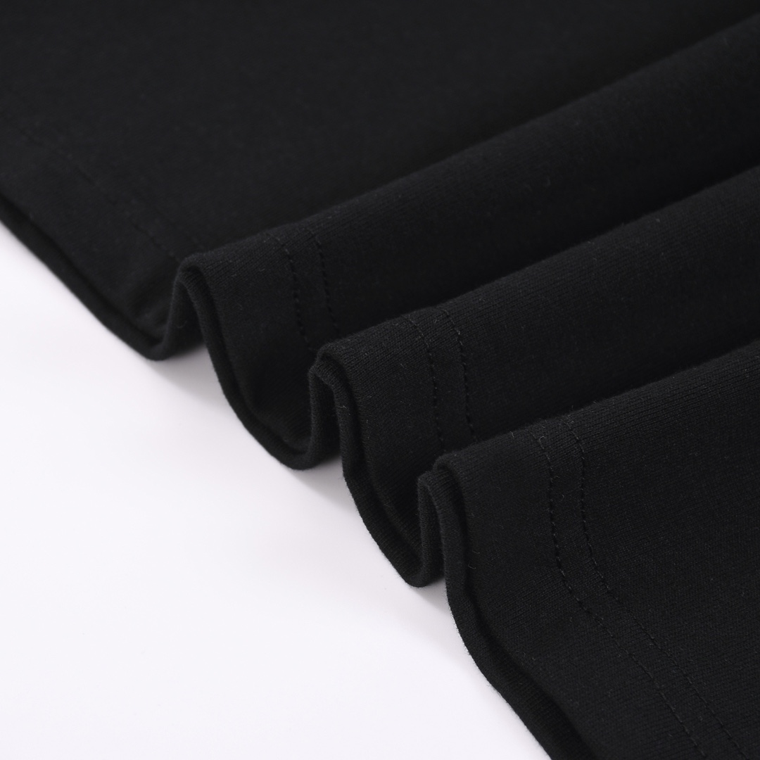 【2026】【YSL SAINT LAURENT公式旗艦店】 サンローラン   Tシャツご好評に付き再入荷！-BRAND OFF