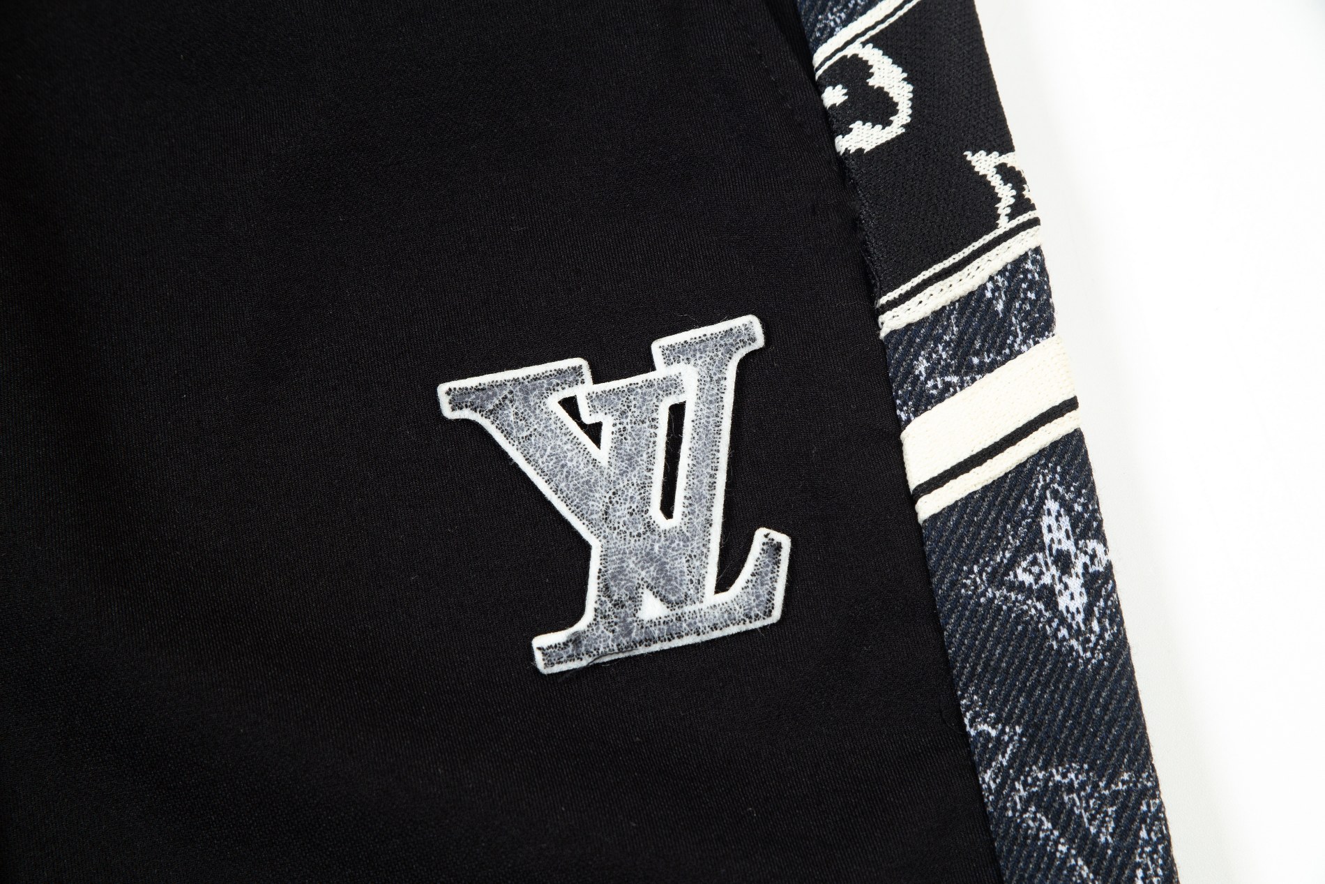 【LOUIS VUITTON 公式旗艦店】ルイヴィトン  ショートパンツご好評に付き再入荷！-BRAND OFF