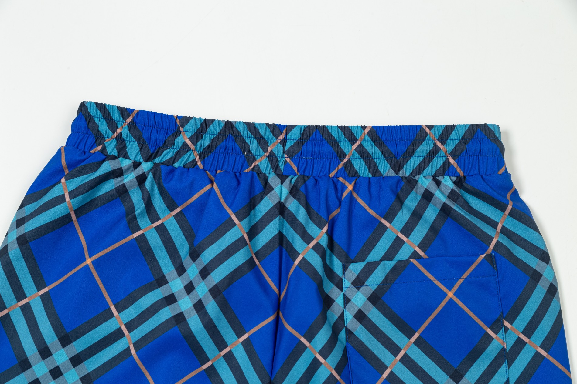 【BURBERRY 公式旗艦店】バーバリー  ショートパンツご好評に付き再入荷 24627-BRAND OFF
