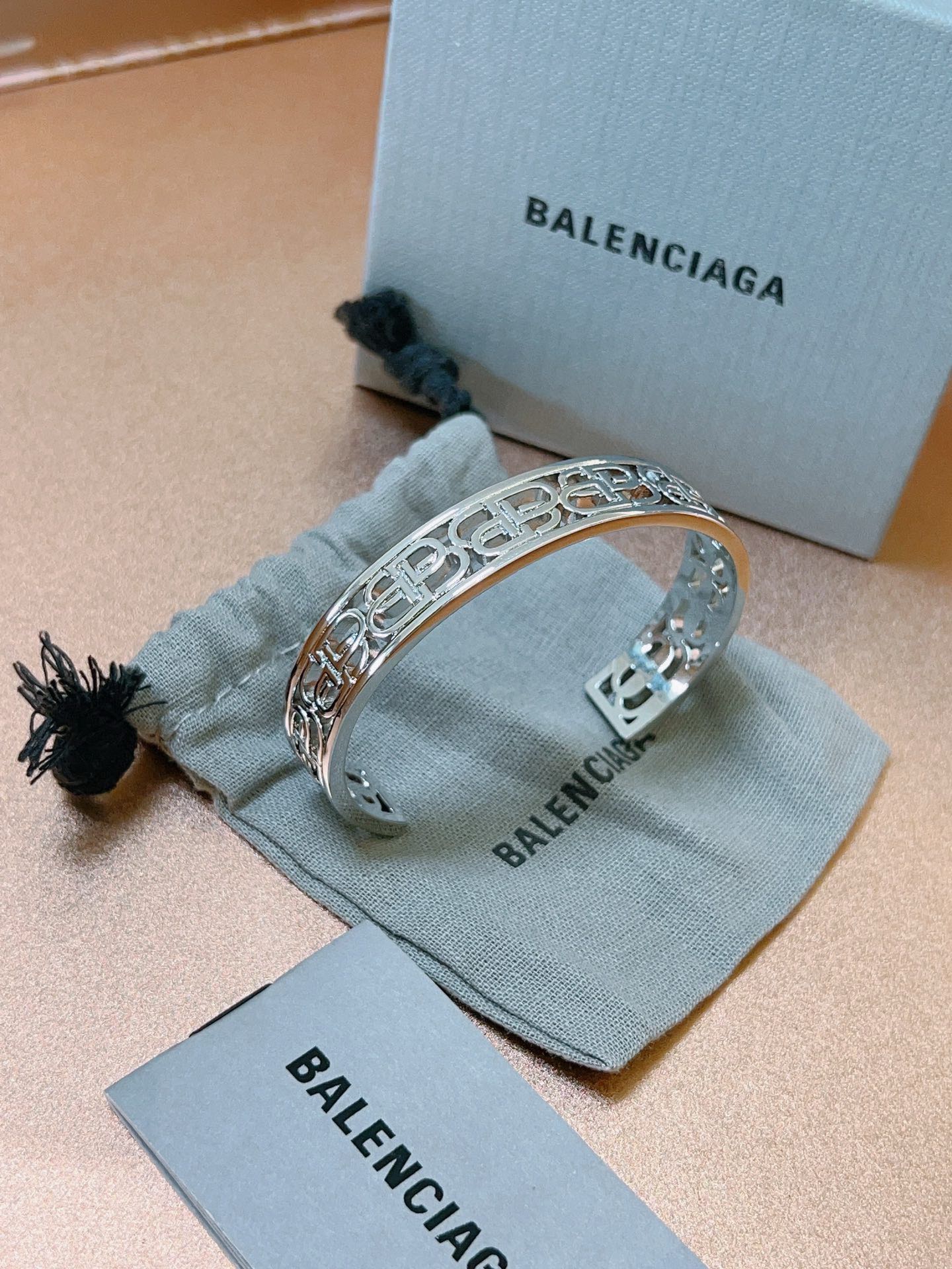 【2026】【BALENCIAGA】ブレスレット、ファッションシンプルなスタイル  240814-BRAND OFF