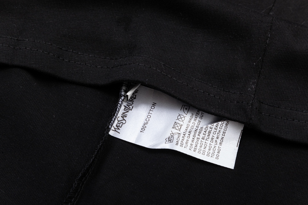 【YSL SAINT LAURENT 公式旗艦店】サンローラン Tシャツ ご好評に付き再入荷！-BRAND OFF