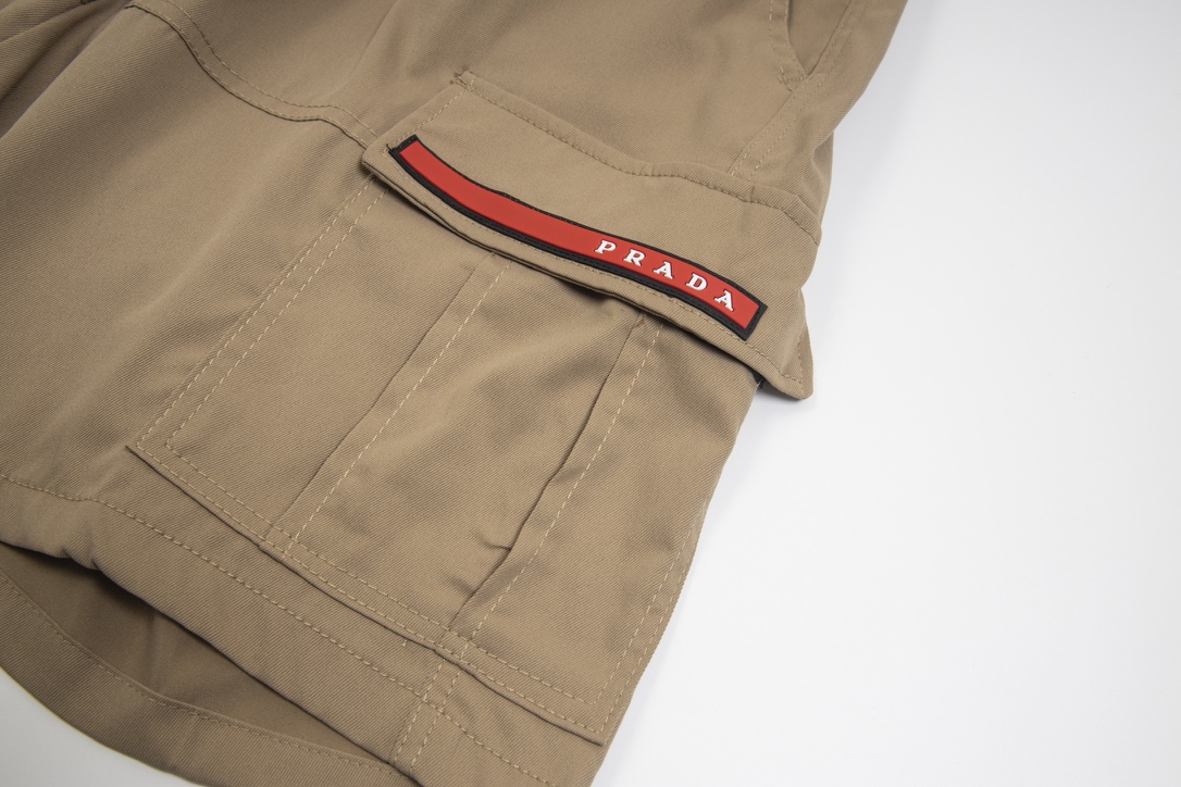 【PRADA  公式旗艦店】 プラダ   ショートパンツ  ご好評に付き再入荷 24624-BRAND OFF