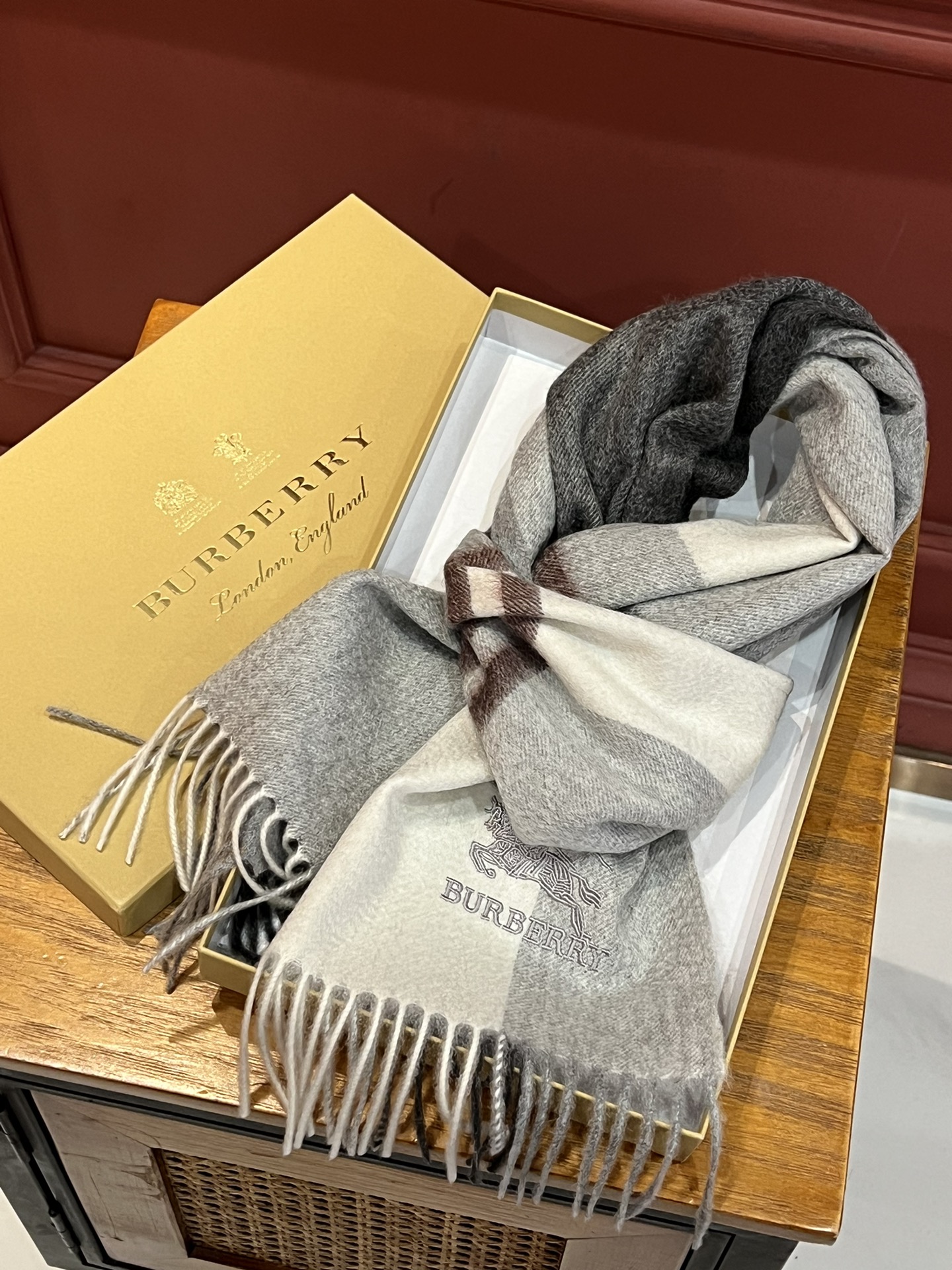 【BURBERRY  バーバリー】スカーフ32*180CM  241108-BRAND OFF