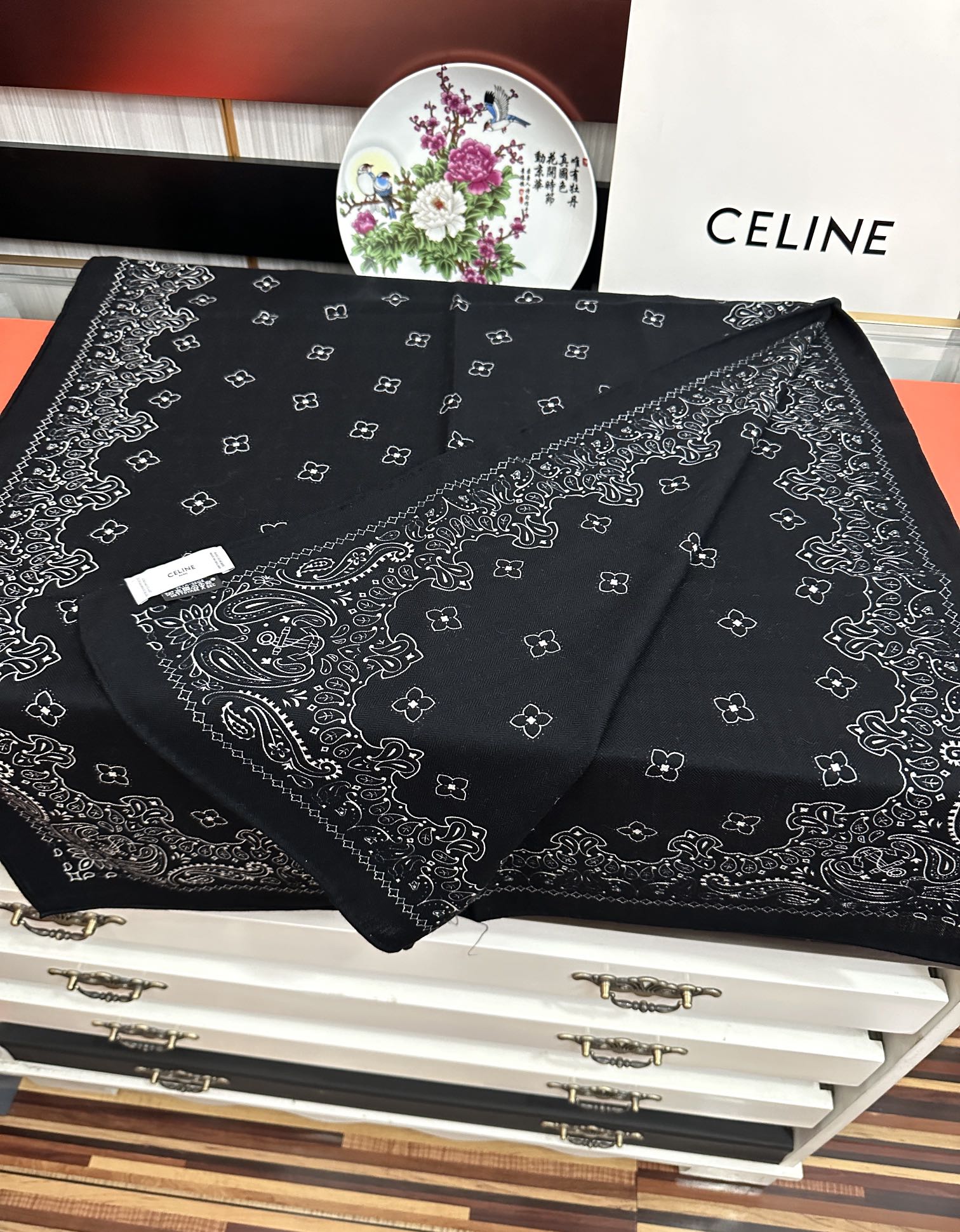 【CELINE セリーヌ】スカーフ 65*185CM  241108-BRAND OFF