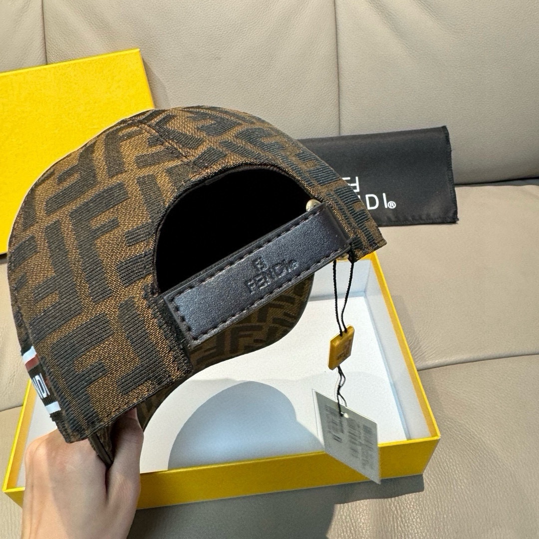 【2026】【FENDI  フェンディ】【数量限定】 野球帽 / ハット   241125-BRAND OFF