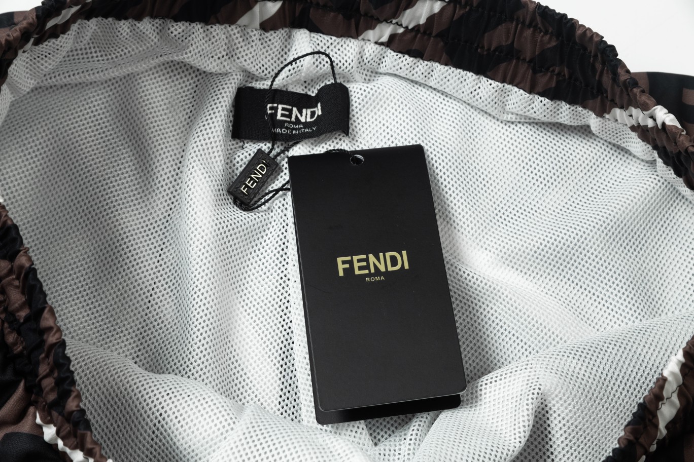 【FENDI 公式旗艦店】フェンディ ショートパンツご好評に付き再入荷 24624-BRAND OFF