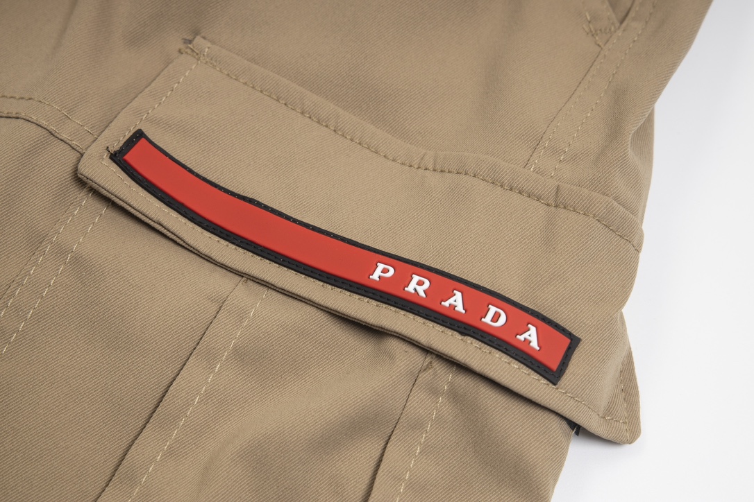 【PRADA  公式旗艦店】 プラダ   ショートパンツ  ご好評に付き再入荷 24624-BRAND OFF