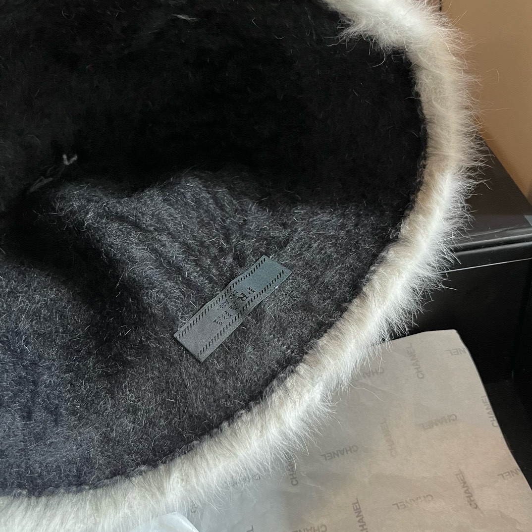 PRADA (プラダ)フィッシャーマンズハット  241125-BRAND OFF