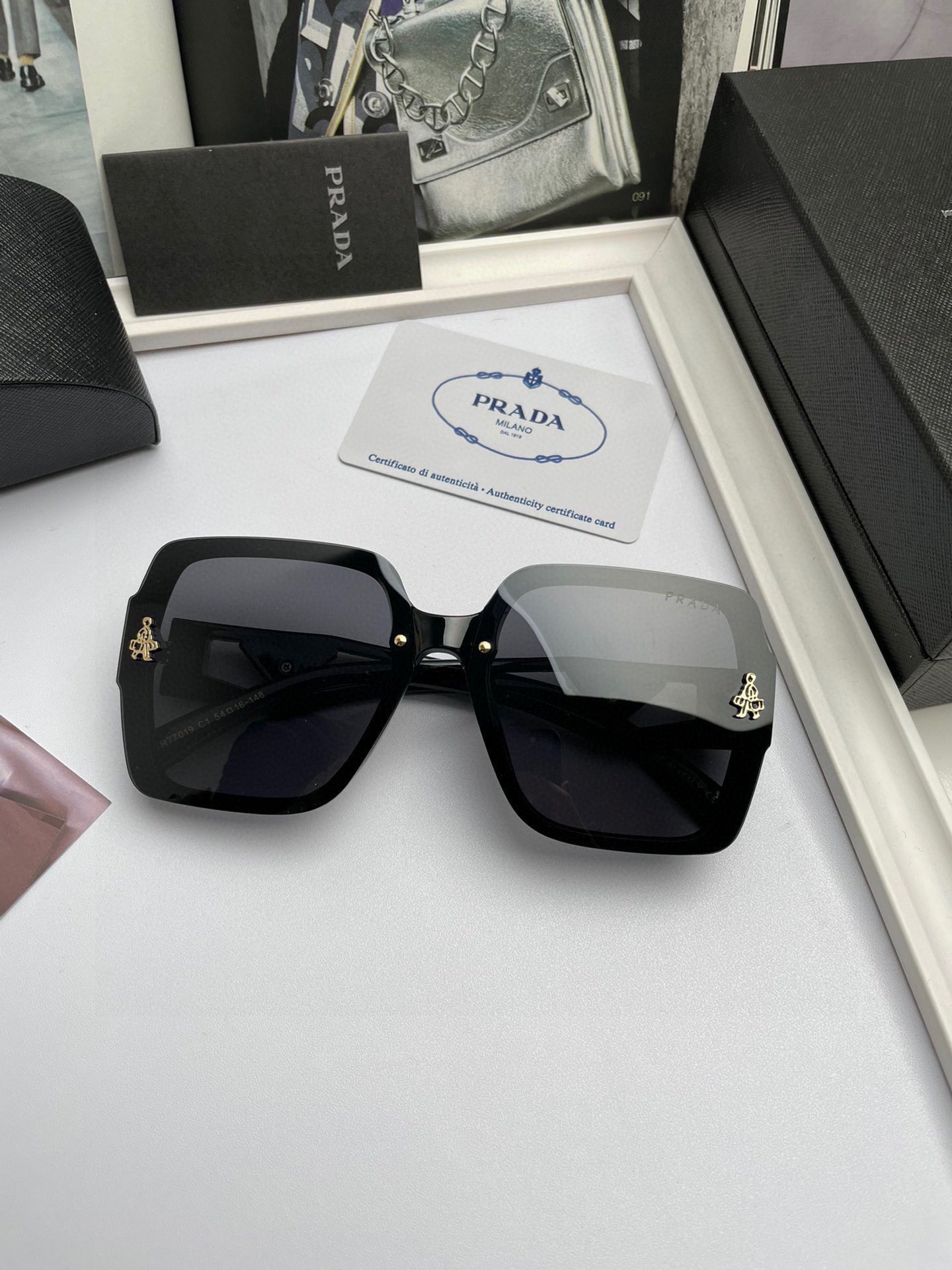 PRADA( プラダ ) サングラス-BRAND OFF