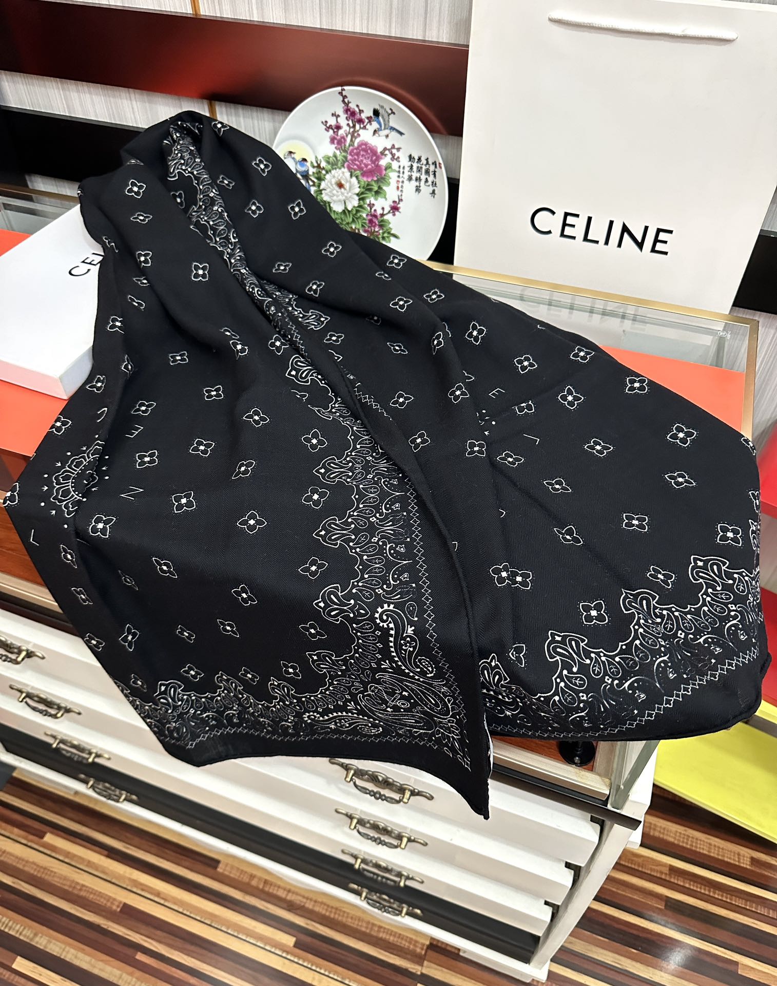 【CELINE セリーヌ】スカーフ 65*185CM  241108-BRAND OFF