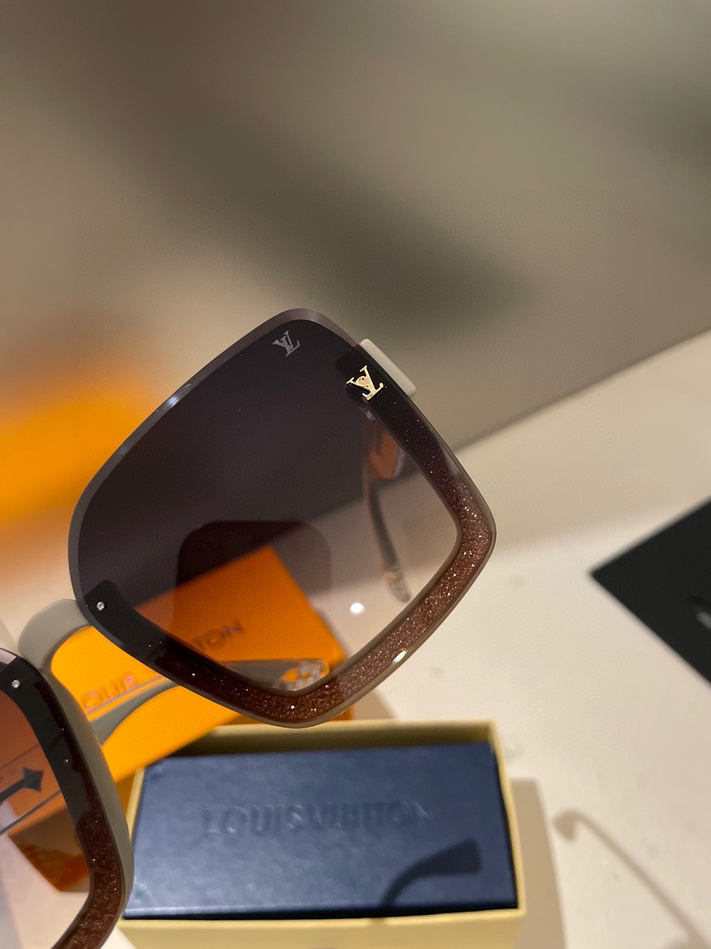 LOUIS VUITTON(ルイヴィトン ) サングラス-BRAND OFF