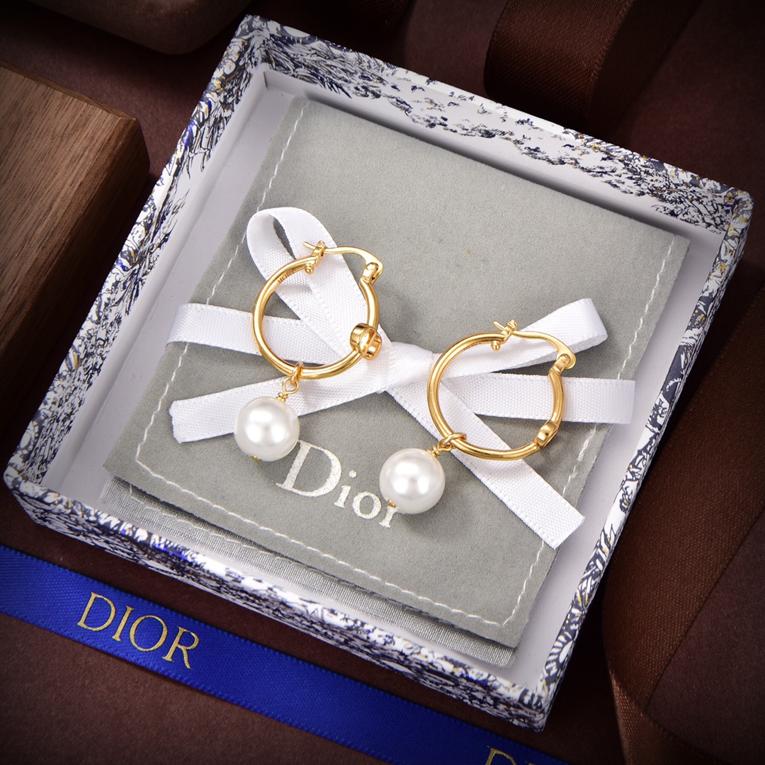 【DIOR】ディオール  ファッションスタイルのイヤリング-BRAND OFF