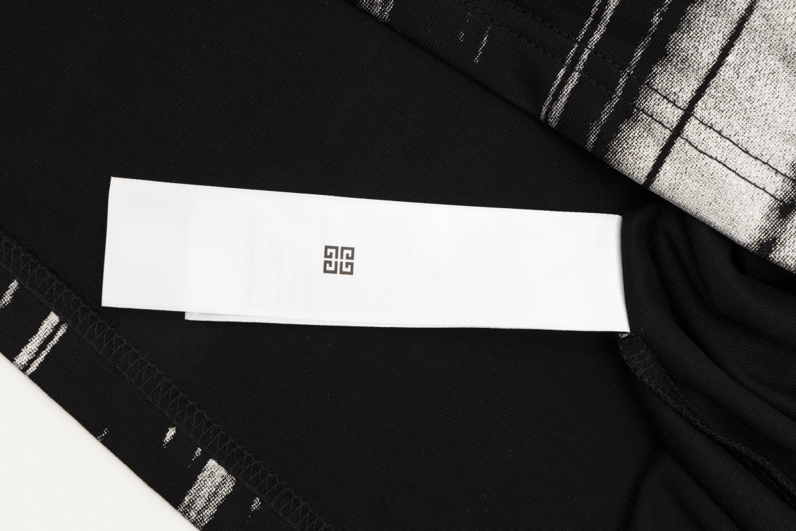 【2026】【GIVENCHY 公式旗艦店】ジバンシー   Tシャツ ご好評に付き再入荷！-BRAND OFF