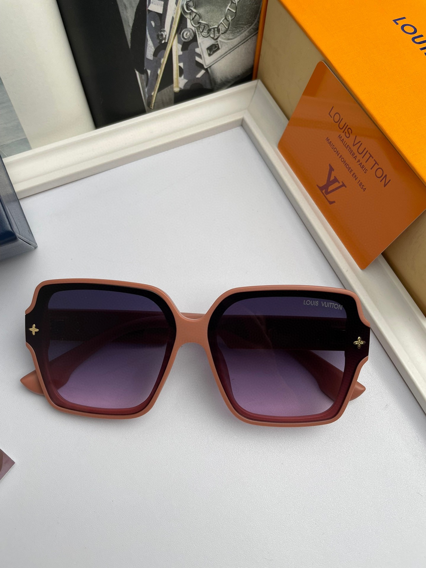 LOUIS VUITTON( ルイヴィトン) サングラス-BRAND OFF