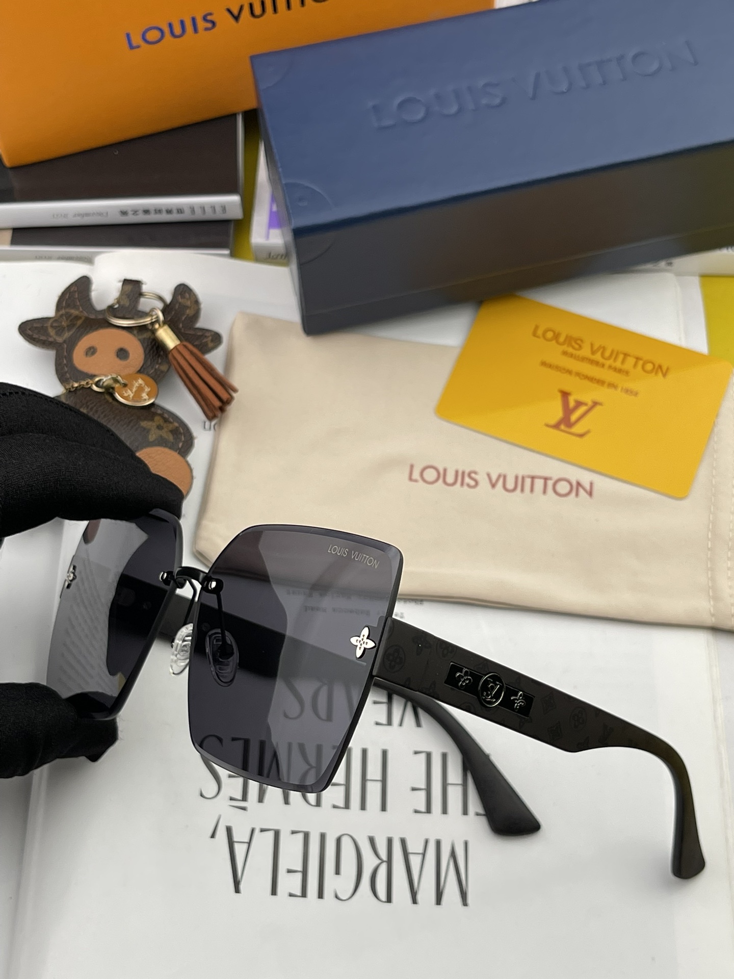 LOUIS VUITTON( ルイヴィトン) サングラス-BRAND OFF