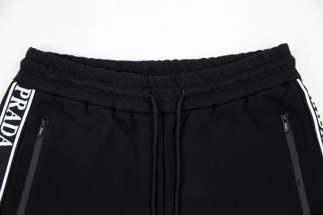 【2026】【PRADA  公式旗艦店】 プラダ   ショートパンツ  ご好評に付き再入荷！-BRAND OFF
