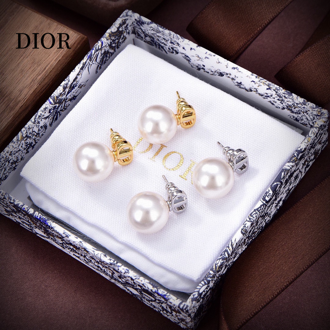 【DIOR】ディオール  ファッションスタイルのイヤリング-BRAND OFF