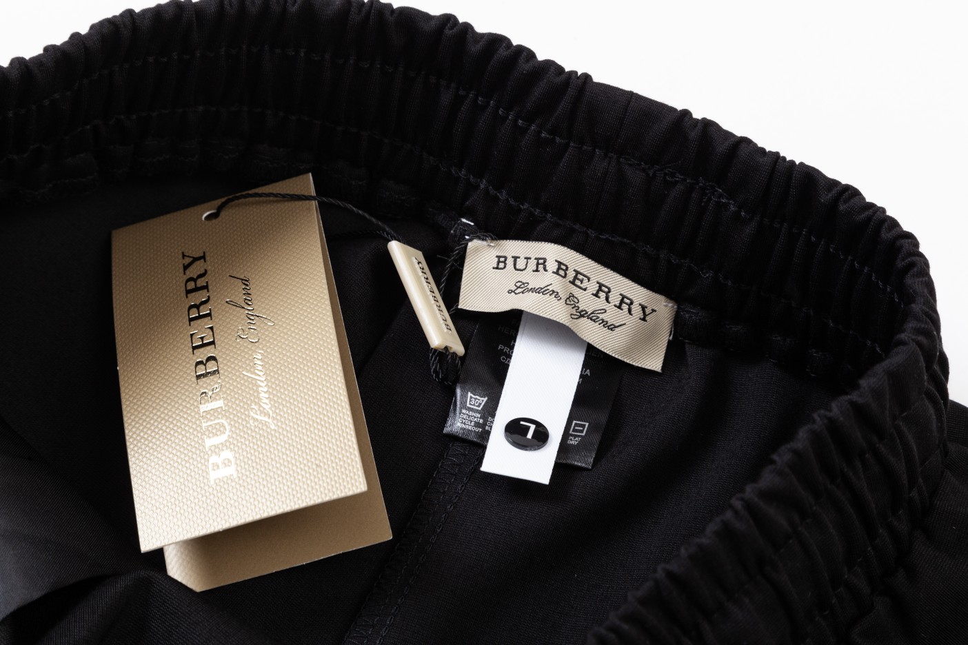 【2026】【BURBERRY  公式旗艦店】バーバリー  ショートパンツ  ご好評に付き再入荷！-BRAND OFF