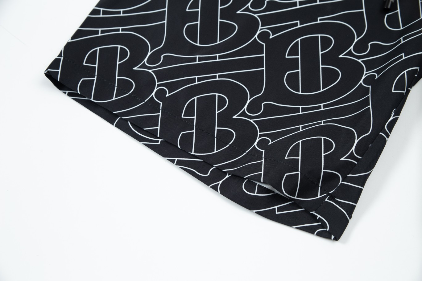 【BURBERRY  公式旗艦店】バーバリー  ショートパンツ  ご好評に付き再入荷！-BRAND OFF
