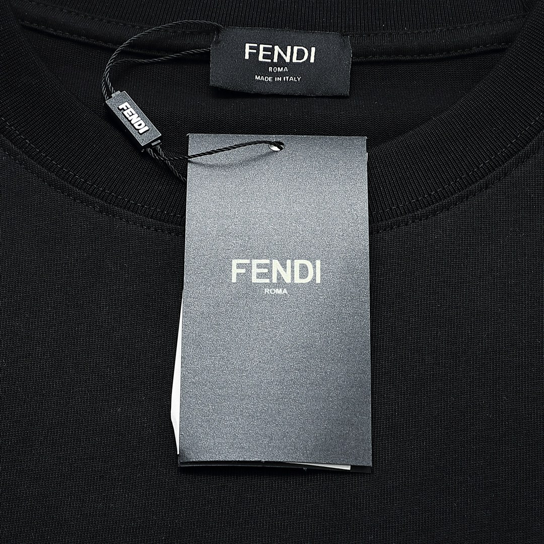 【2026】【FENDI 公式旗艦店】フェンディ   Tシャツ ご好評に付き再入荷！-BRAND OFF