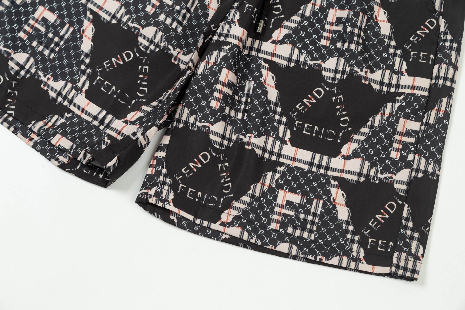 【FENDI  公式旗艦店】フェンディ ショートパンツ  ご好評に付き再入荷！-BRAND OFF
